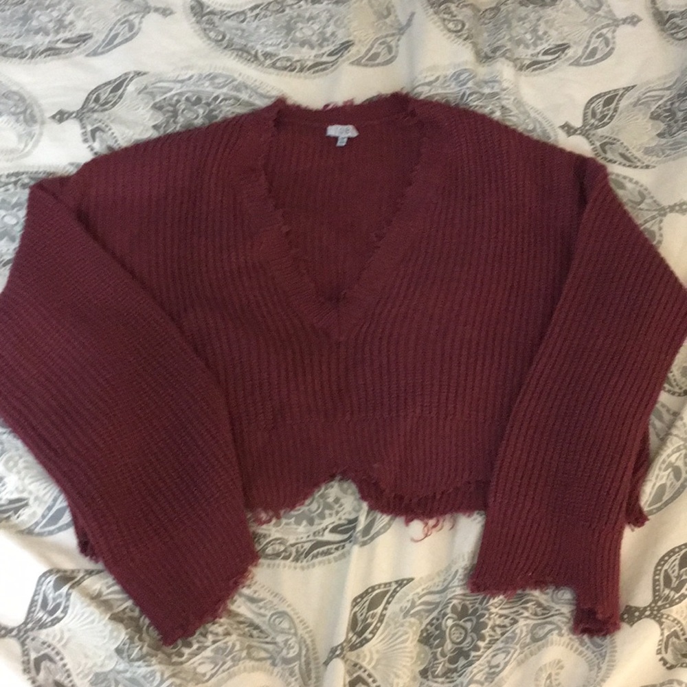Red, cropped knitted sweater